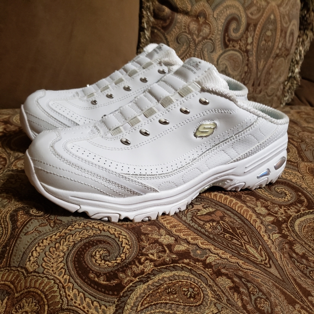 NEW White Sketchers Air Cooled Memory Foam Size 10 Slip on